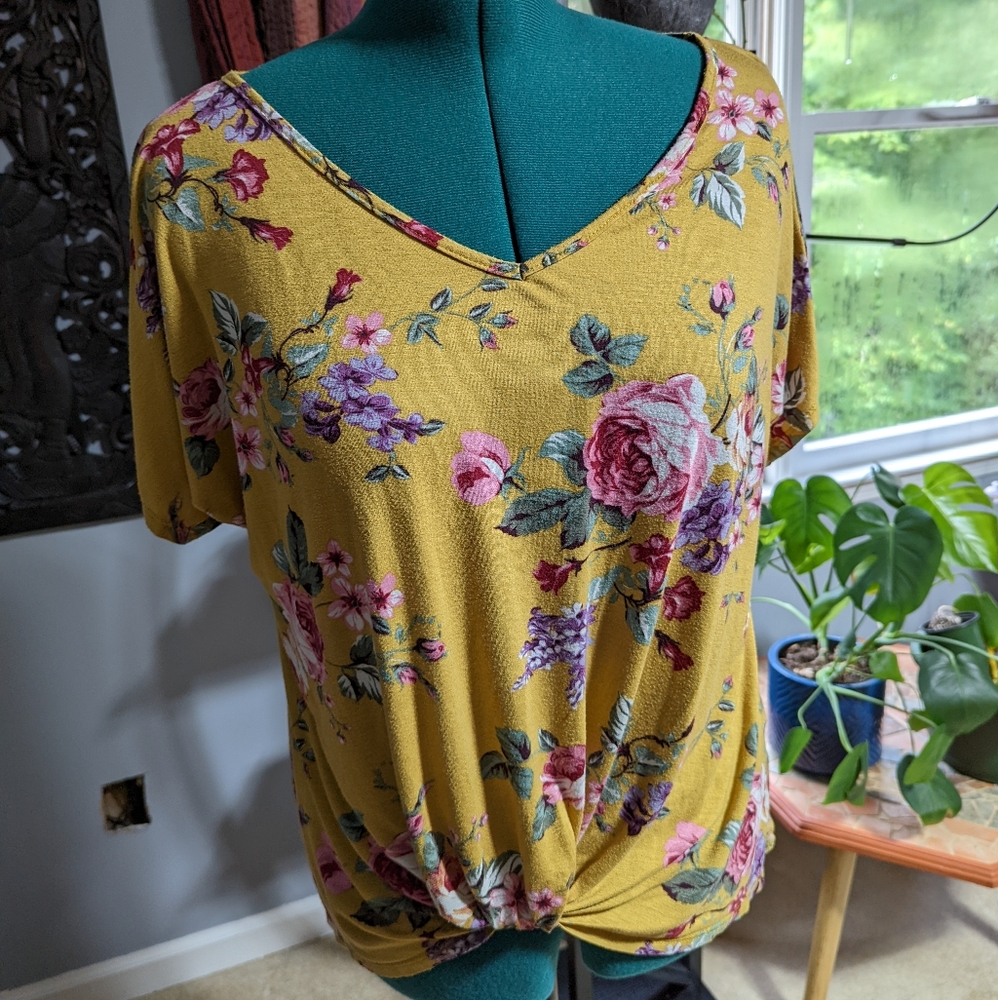 Doublju Mustard Floral Knot Hem V-neck Tee XL